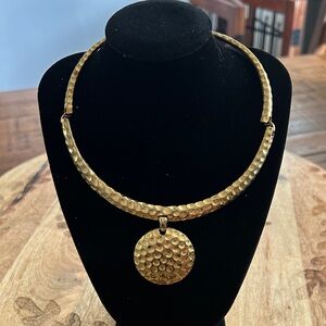 Vintage Alice‎ Caviness chic gold Hammered choker Pendant Necklace